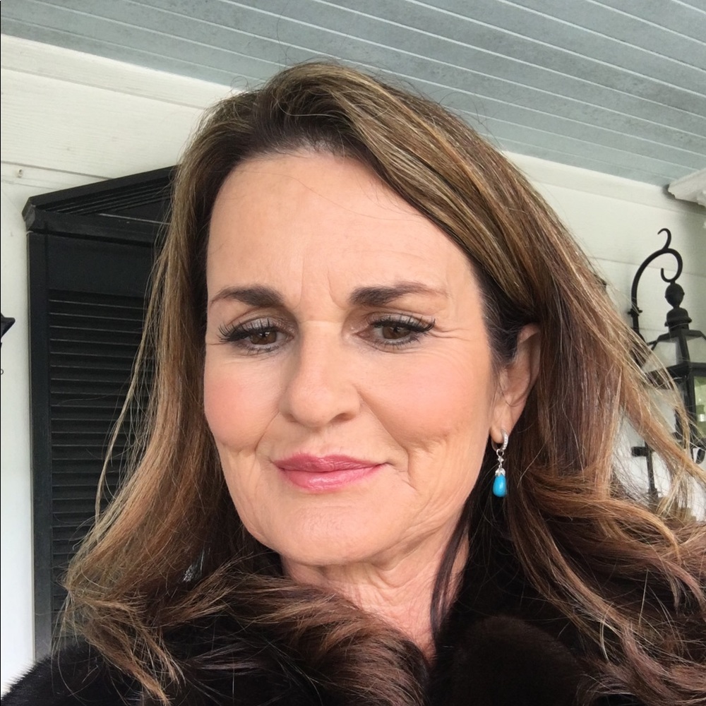 Meet your Posher, Gina